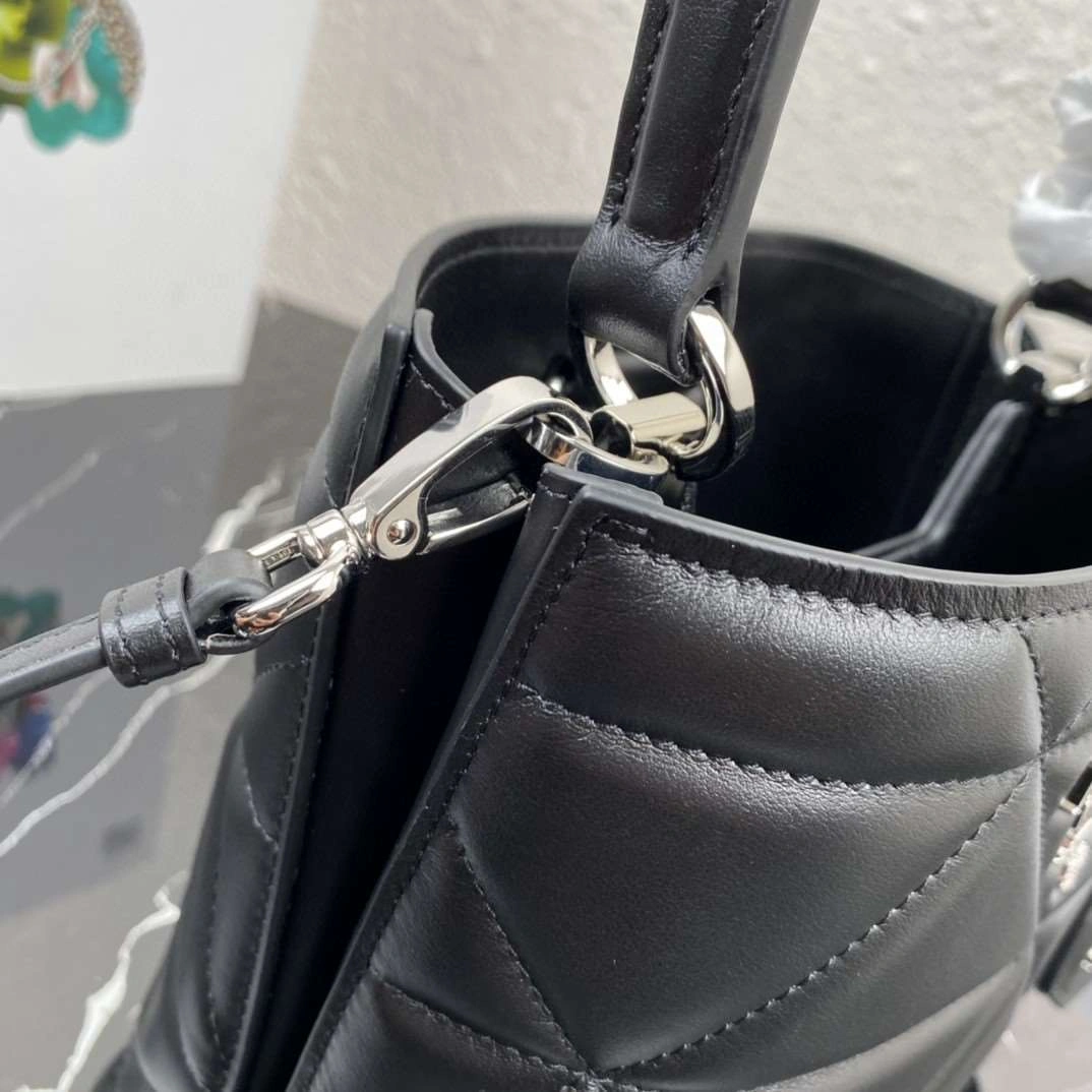 *MOMO--- 1BA319 Calfskin item : A-B063H3124A