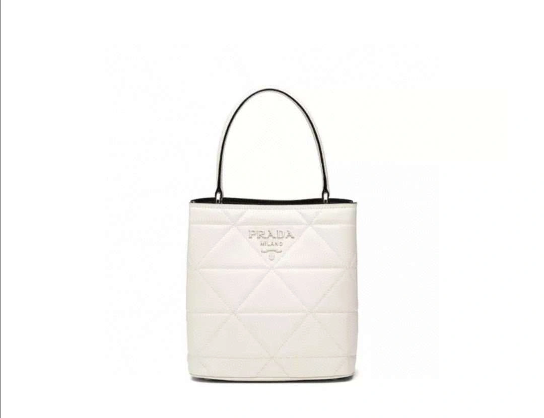 *MOMO--- 1BA319 Calfskin sheephide item : A-B063H3102A