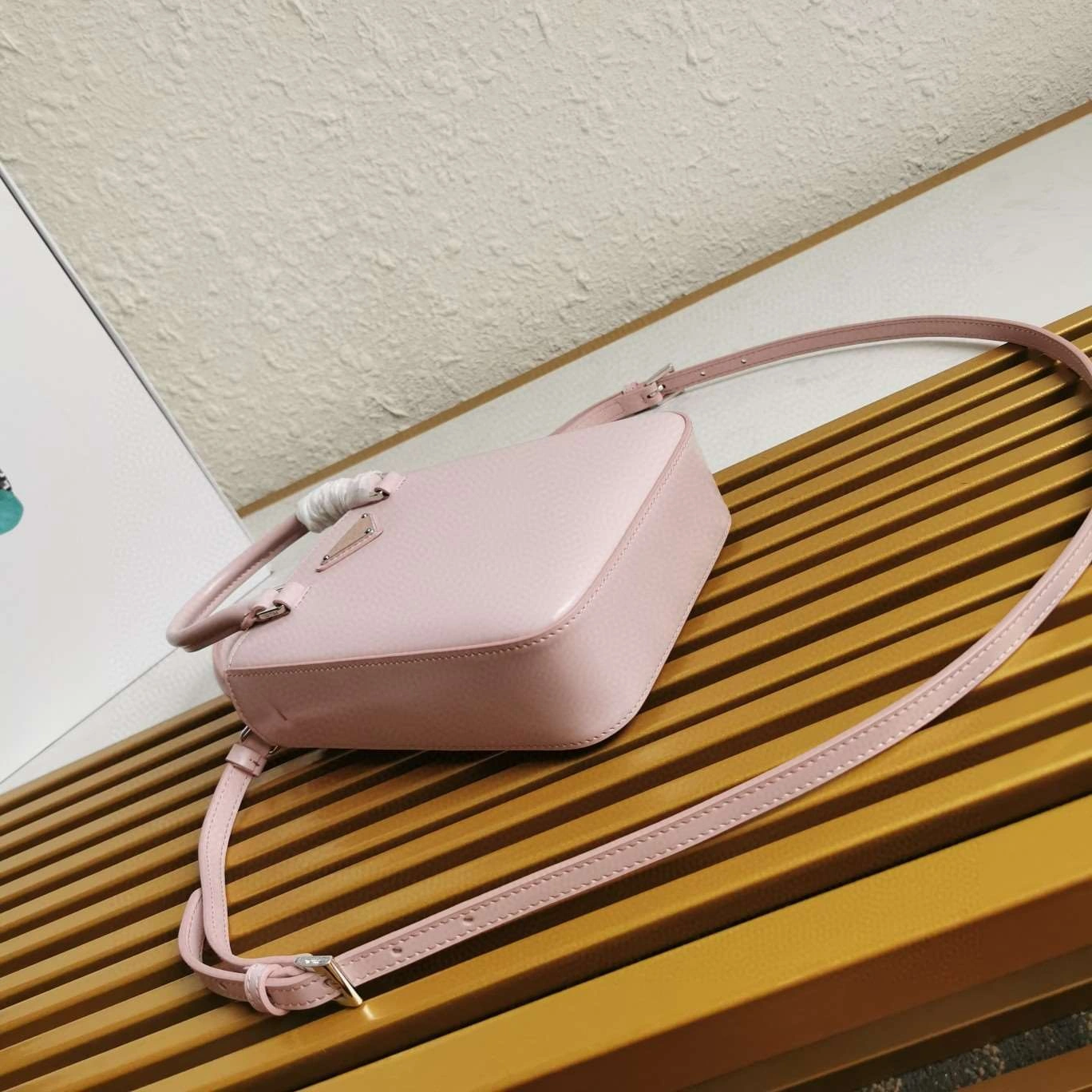*MOMO--- 1BA331 cowhide item : A-B271H2847A