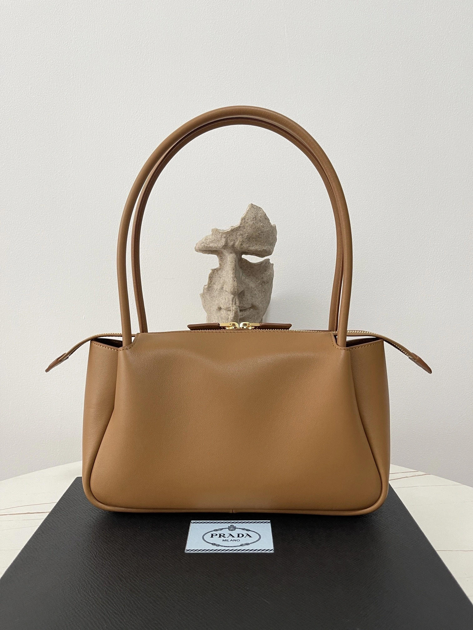 MOMO--- 1BA444_2CYS_F03BH_V_OVX 1BA444_2CYS_F03BH_V_OVO Calfskin item:D-B806D1518