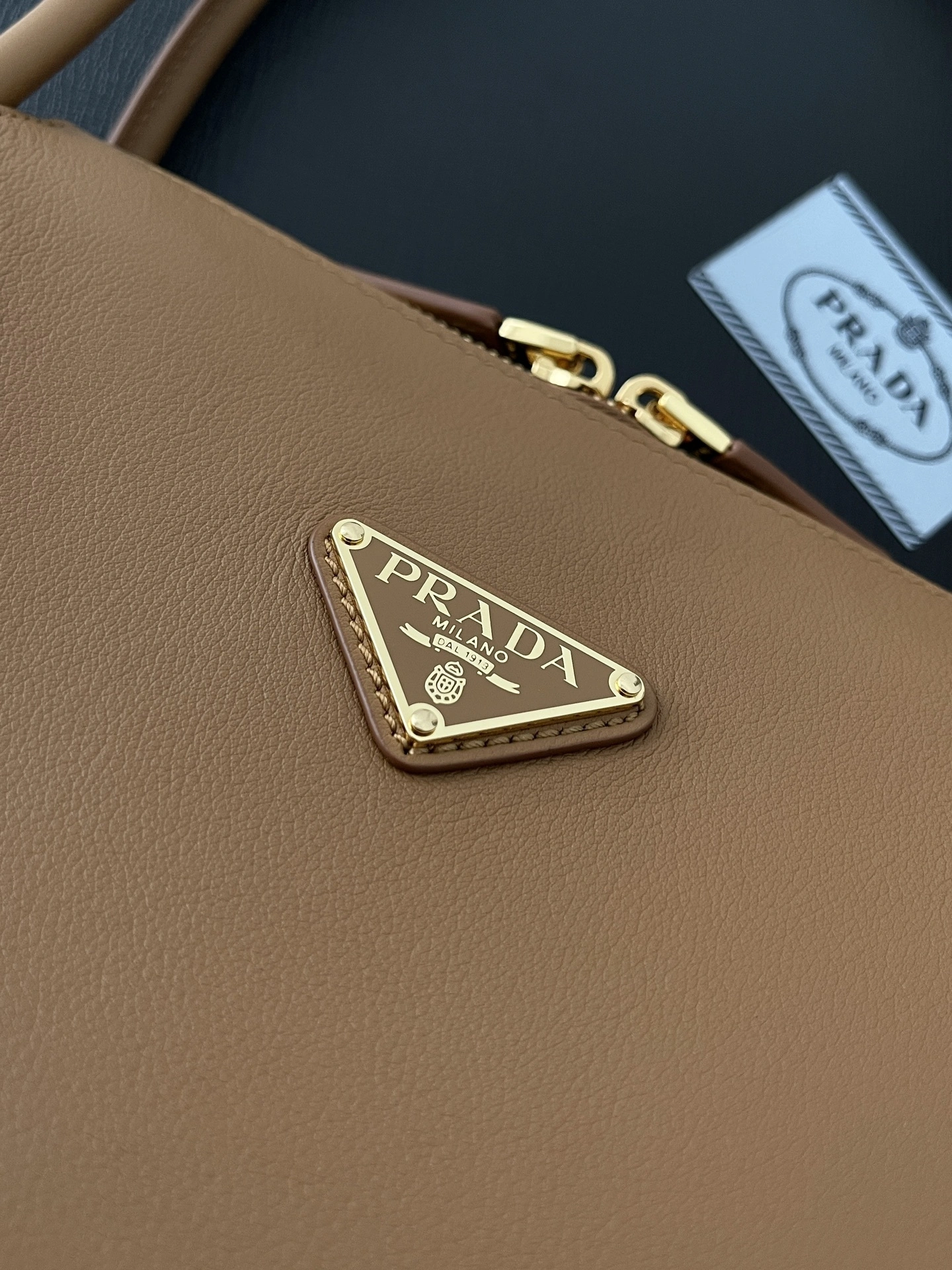 MOMO--- 1BA444_2CYS_F03BH_V_OVX 1BA444_2CYS_F03BH_V_OVO Calfskin item:D-B806D1518