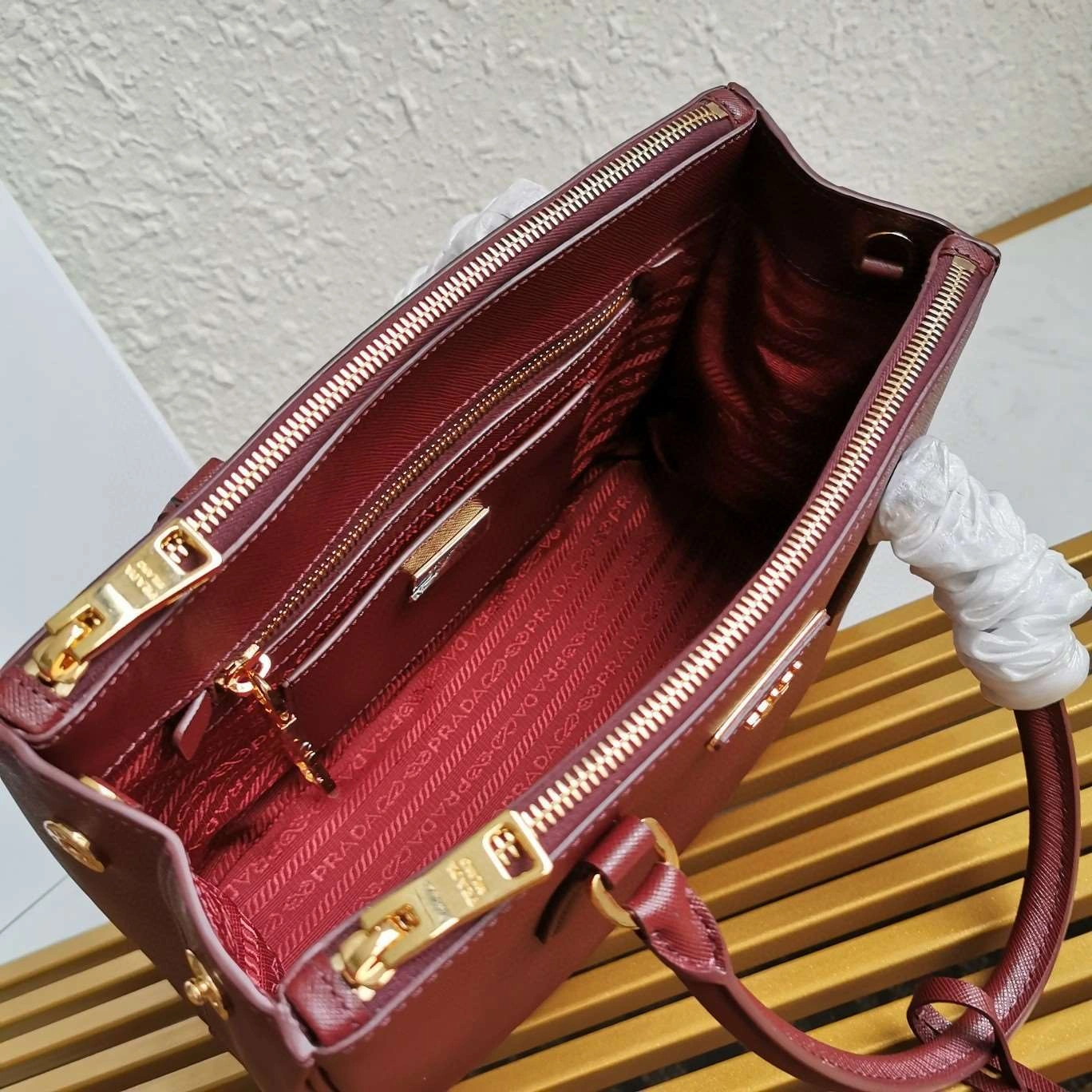 *MOMO--- 1BA863 item : A-B063H2714A