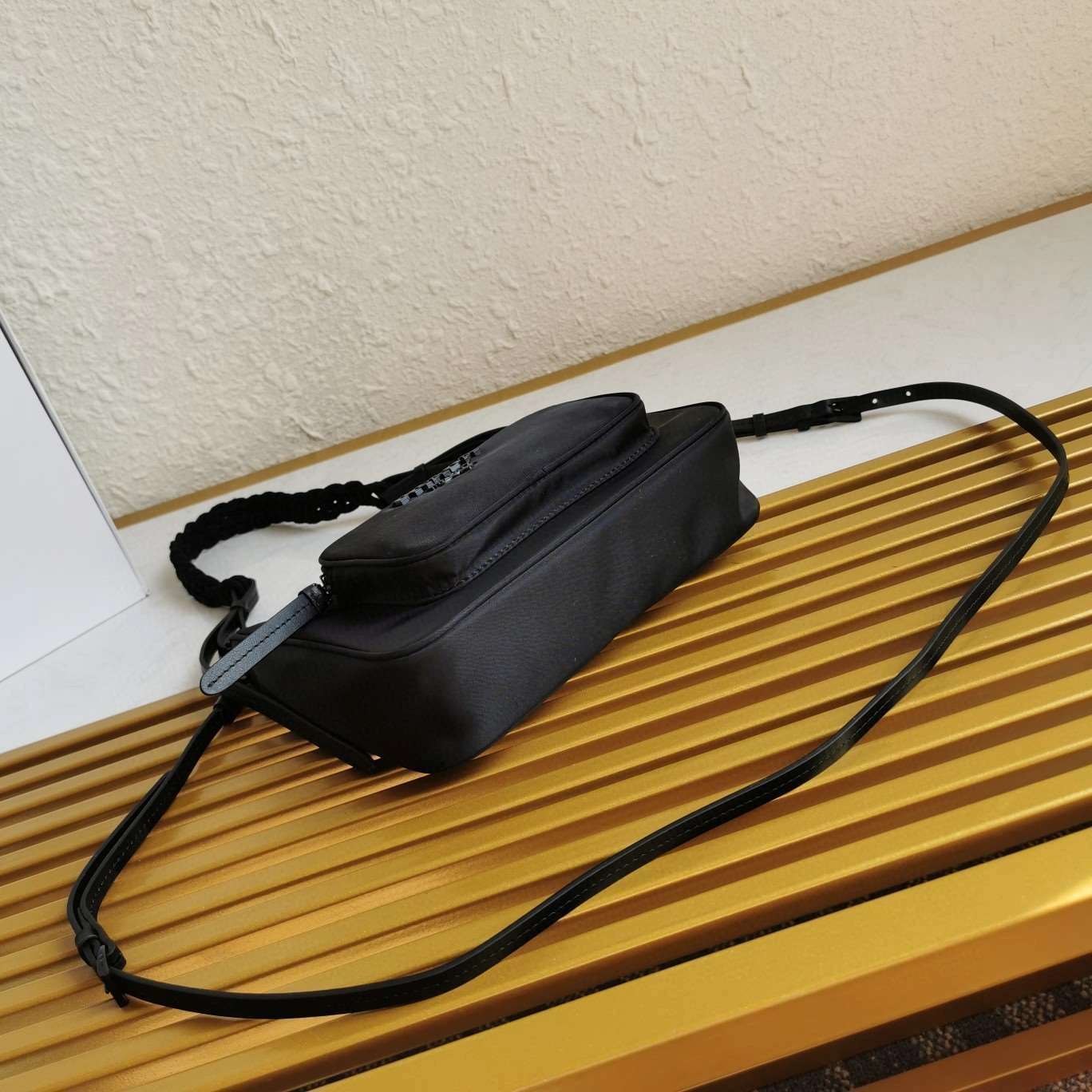*MOMO--- 1BC123 item : A-B271H2564A
