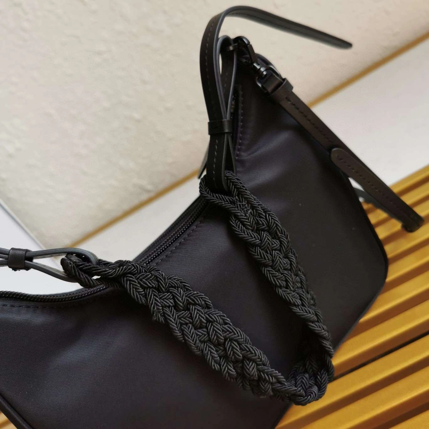 *MOMO--- 1BC123 item : A-B271H2564A
