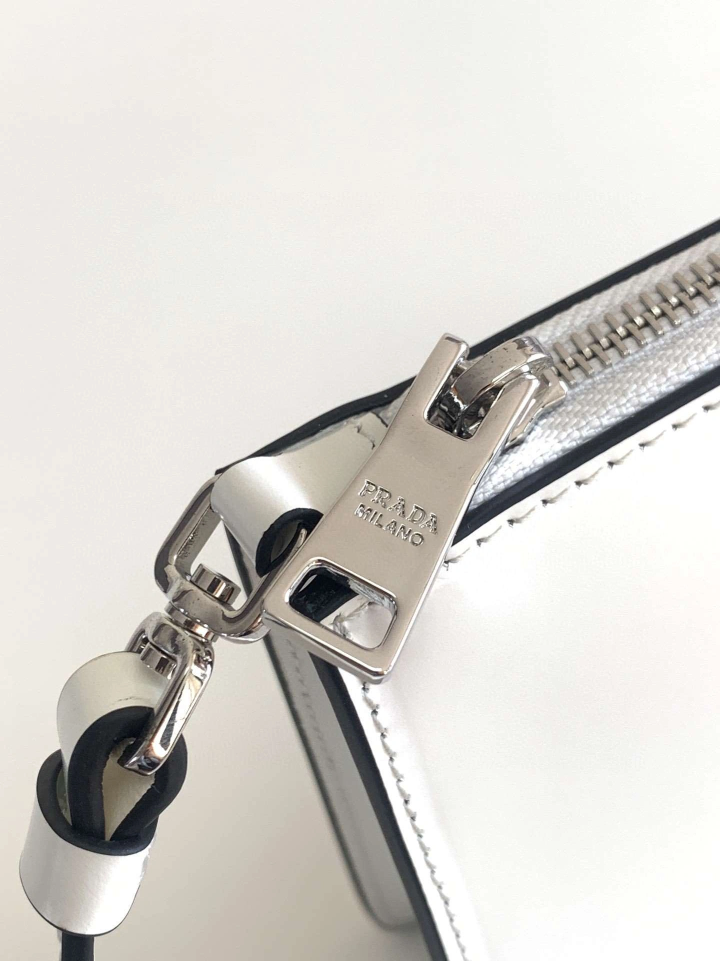 *MOMO--- 1BC155 item : A-B00H2833A
