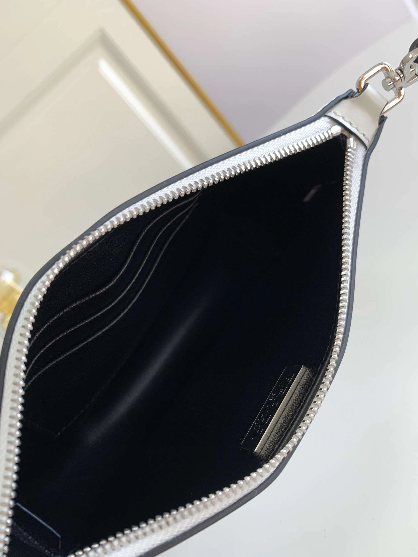 *MOMO--- 1BC155 item : A-B00H2833A
