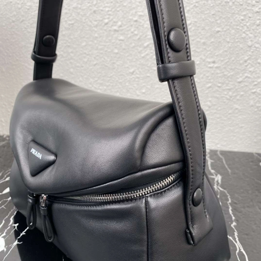 *MOMO--- 1BC165 Lambskin item : A-B063H2832A