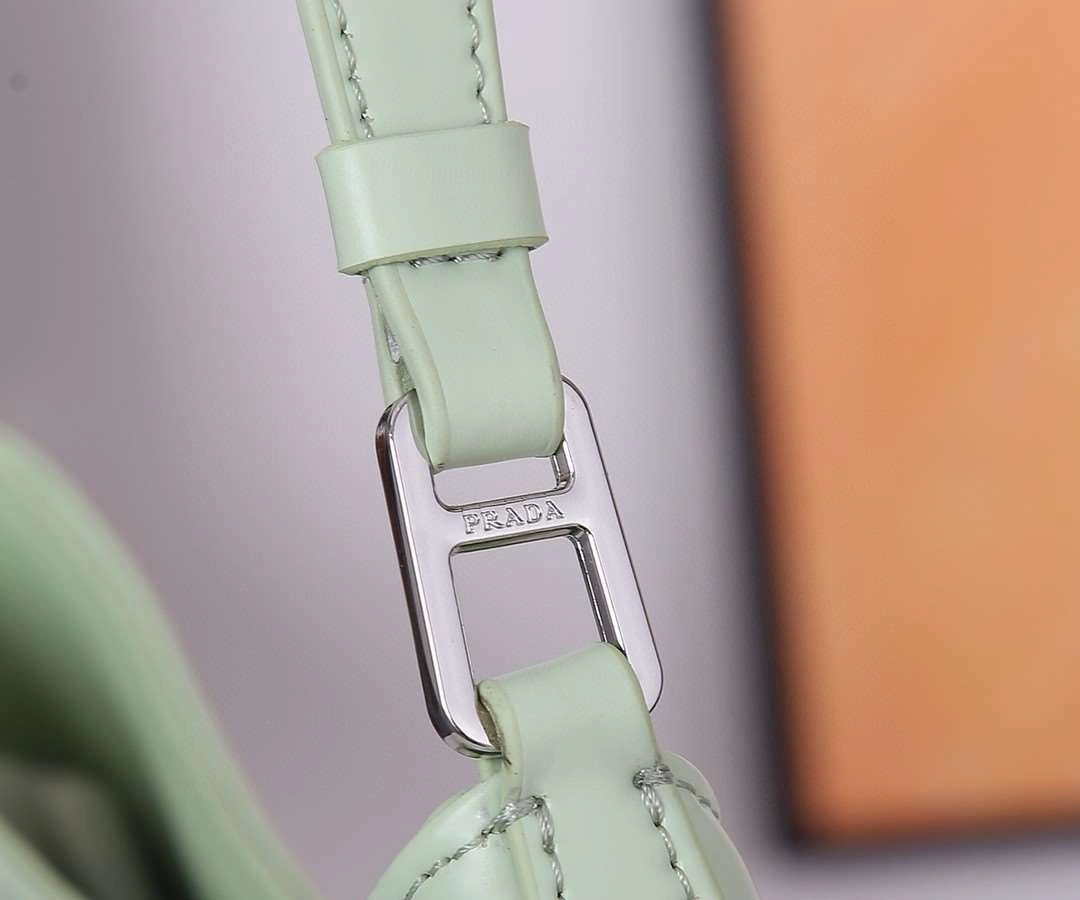 *MOMO--- 1BC499 item : A-B00H2473A