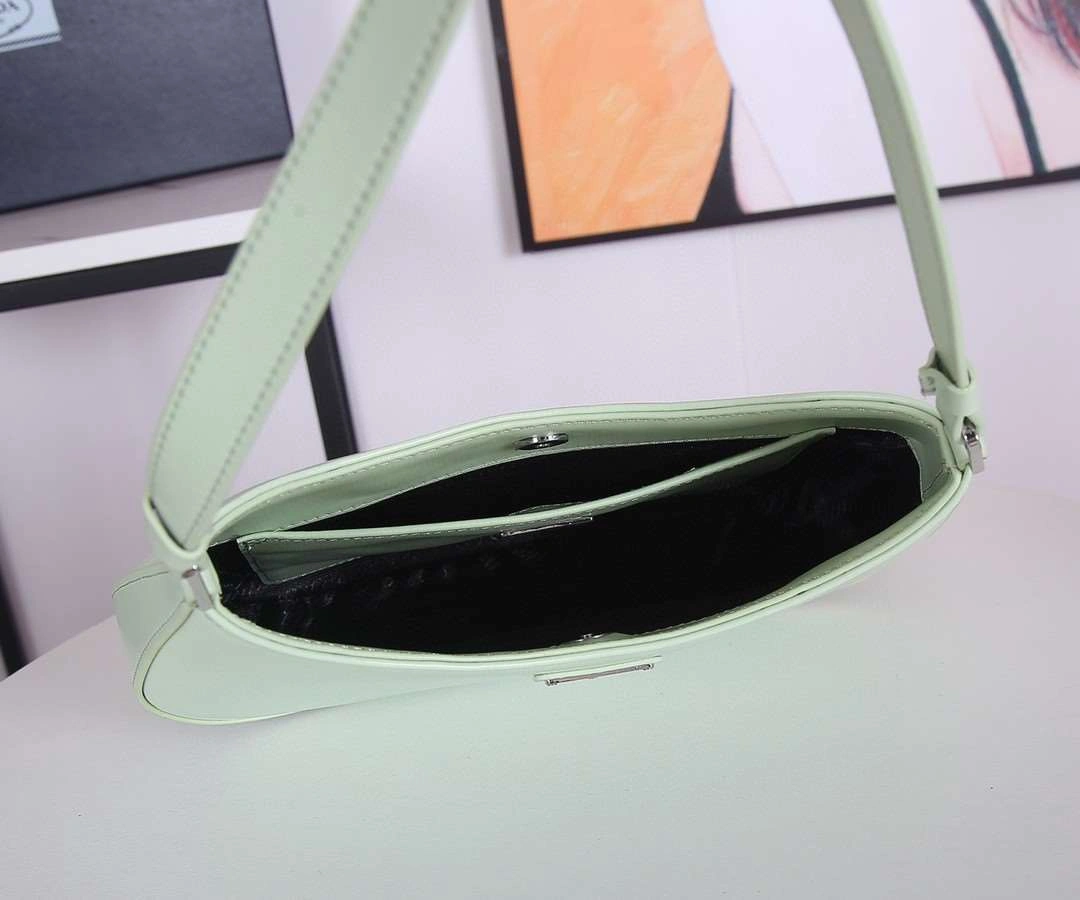 *MOMO--- 1BC499 item : A-B00H2473A