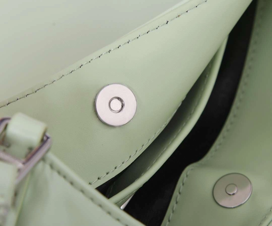 *MOMO--- 1BC499 item : A-B00H2473A