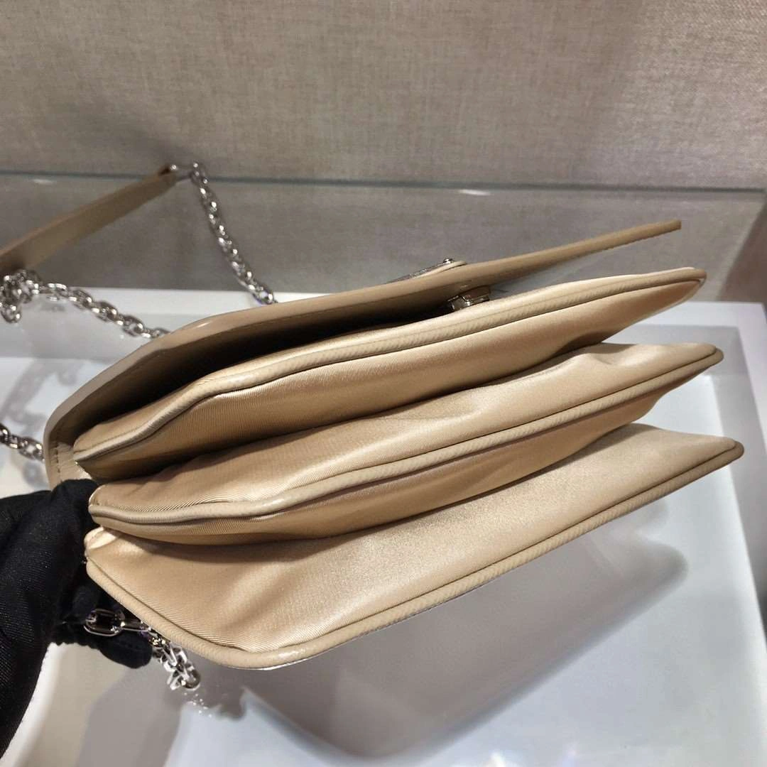 *MOMO--- 1BD032 cowhide item : A-B164H3121A