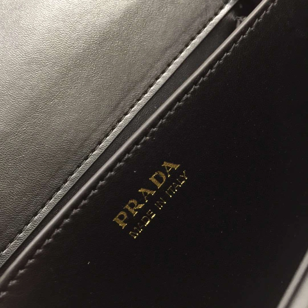 *MOMO--- 1BD045 Calfskin item : A-B00H2701A