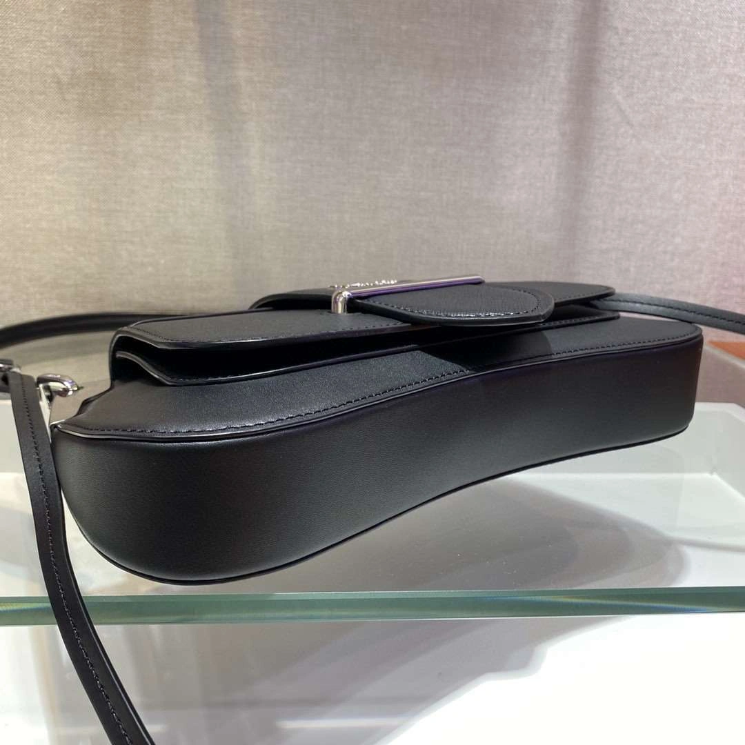 *MOMO--- 1BD168 Calfskin item : A-B00H2485A