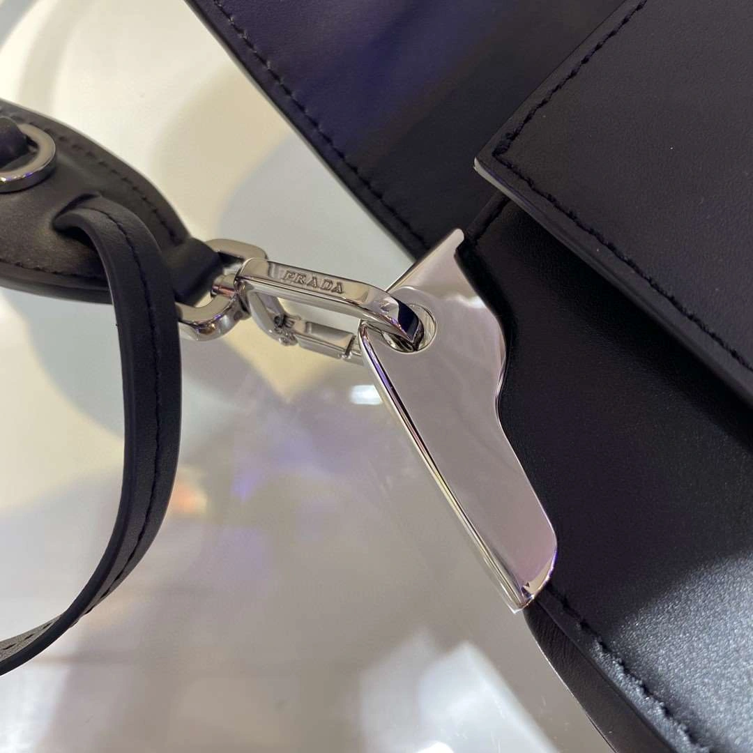 *MOMO--- 1BD168 Calfskin item : A-B00H2485A