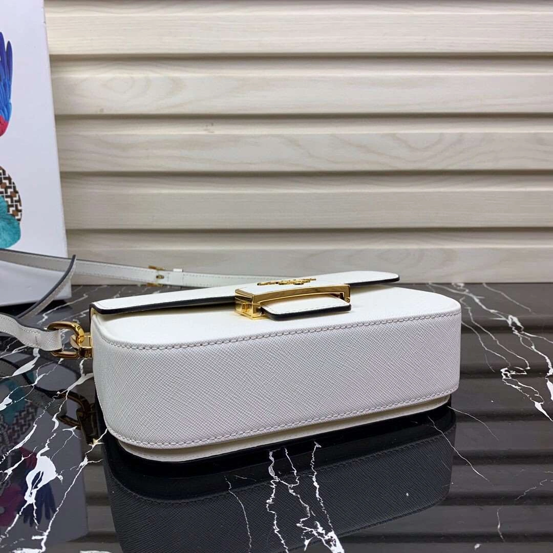 *MOMO--- 1BD217 item : A-B00H3025A