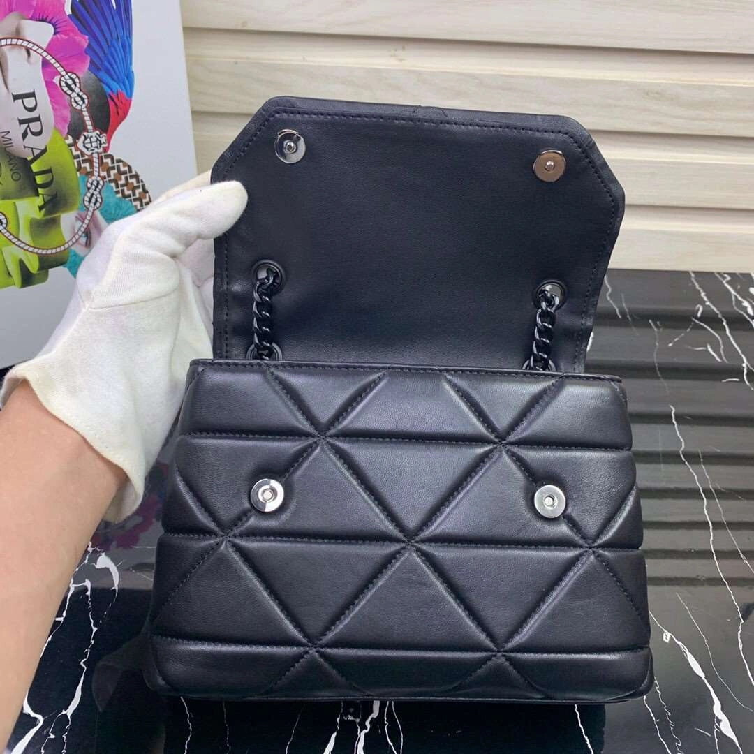 *MOMO--- 1BD233 Lambskin item : A-B00H2556A
