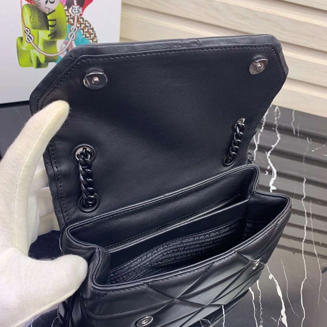 *MOMO--- 1BD233 Lambskin item : A-B00H2556A