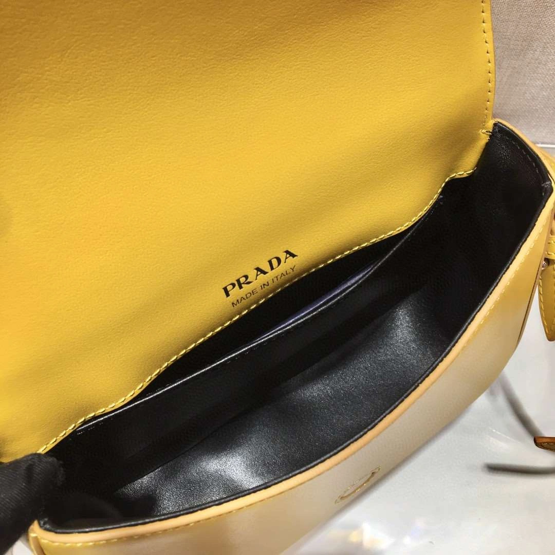 *MOMO--- 1BD249 cowhide item : A-B00H3058A