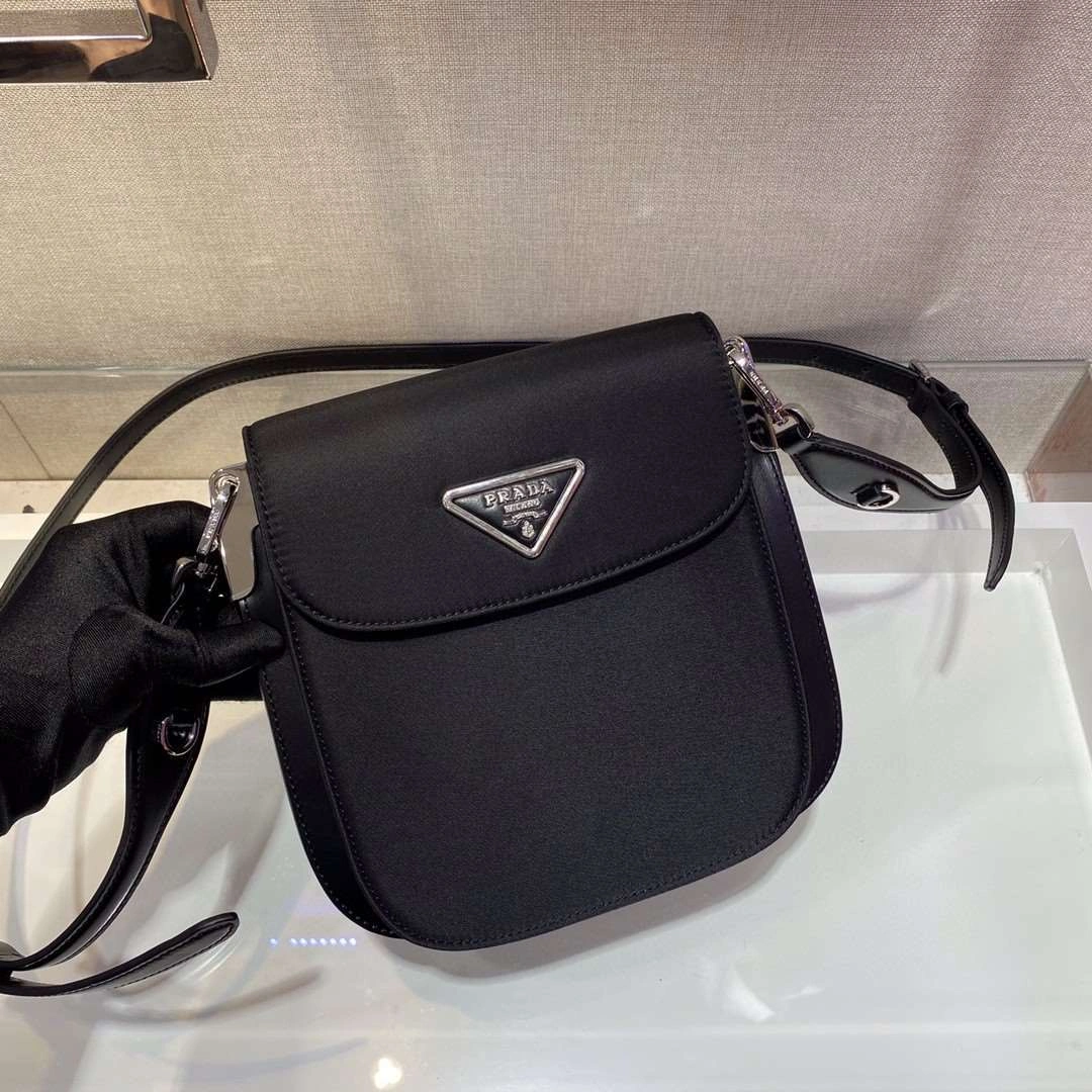 &*MOMO--- 1BD259 Calfskin item : A-B00H2532A