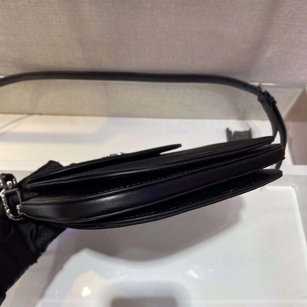 &*MOMO--- 1BD259 Calfskin item : A-B00H2532A