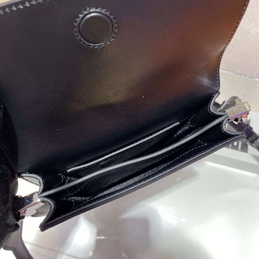 &*MOMO--- 1BD259 Calfskin item : A-B00H2532A