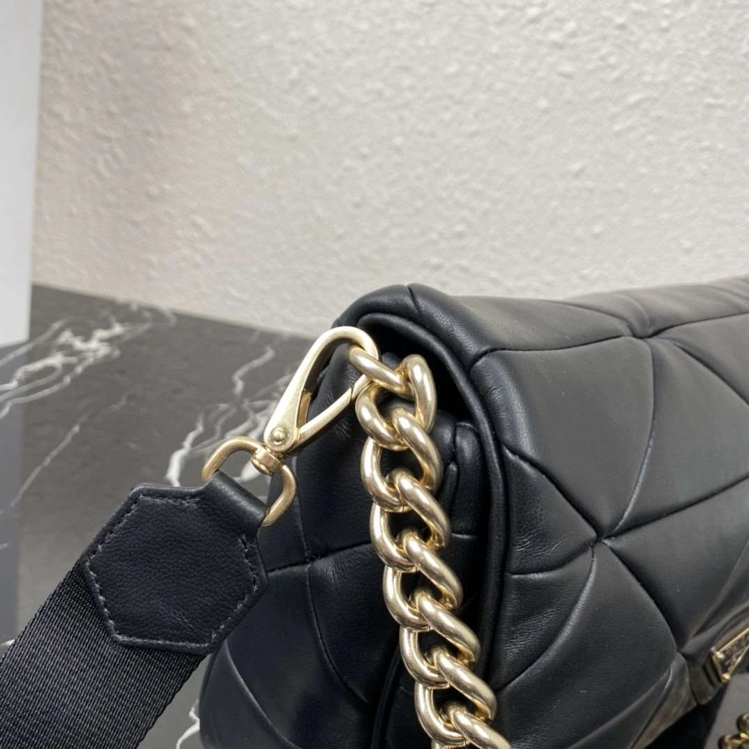 *MOMO--- 1BD291 sheephide item : A-B063I0115A