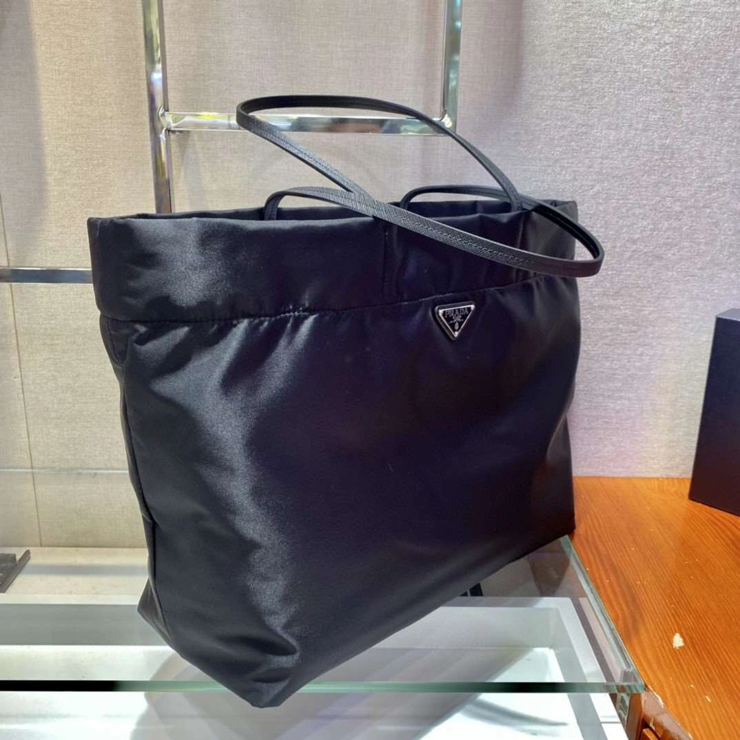 *MOMO--- 1BG107 item : A-B177H2749A