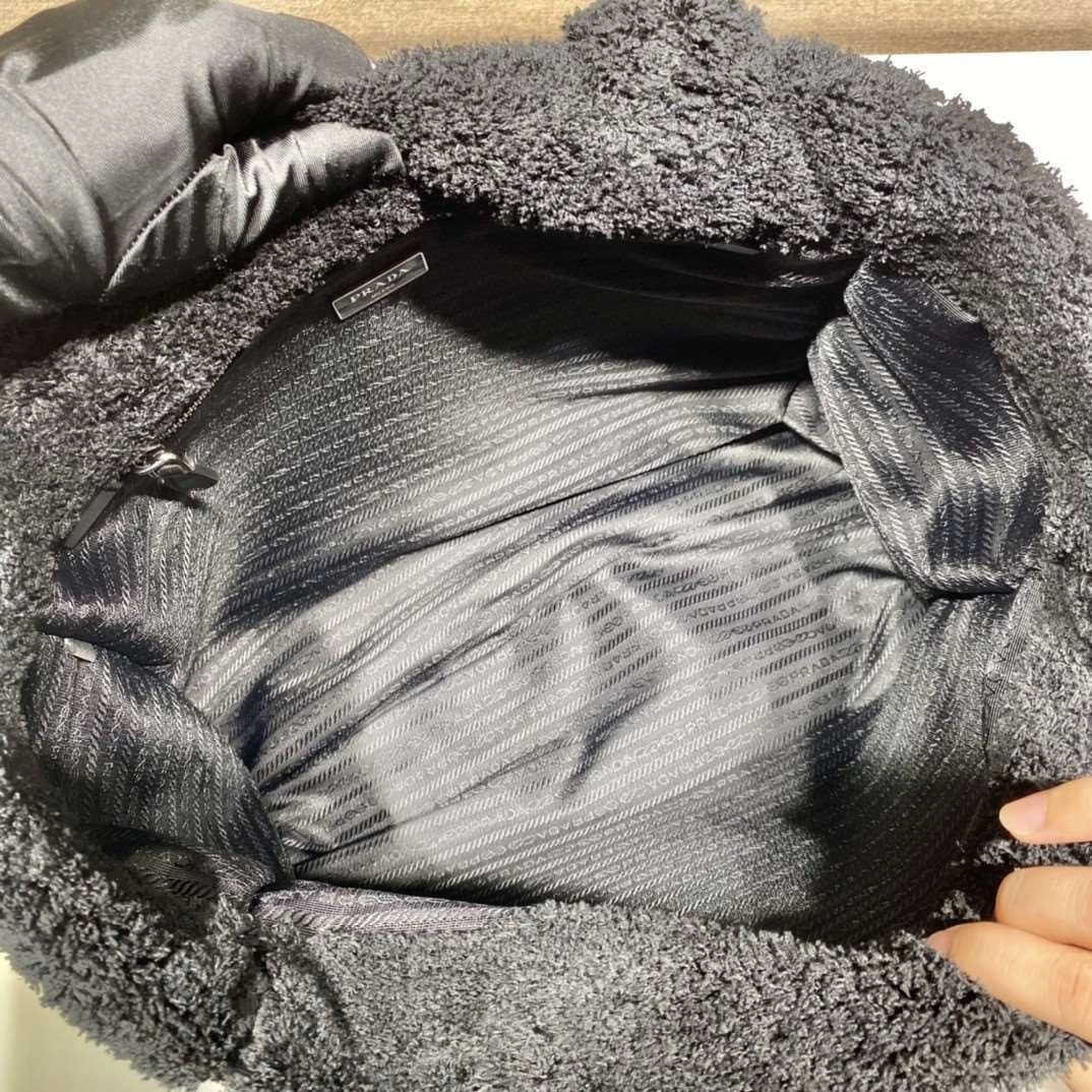 *MOMO--- 1BG130 item : A-B00H2844A
