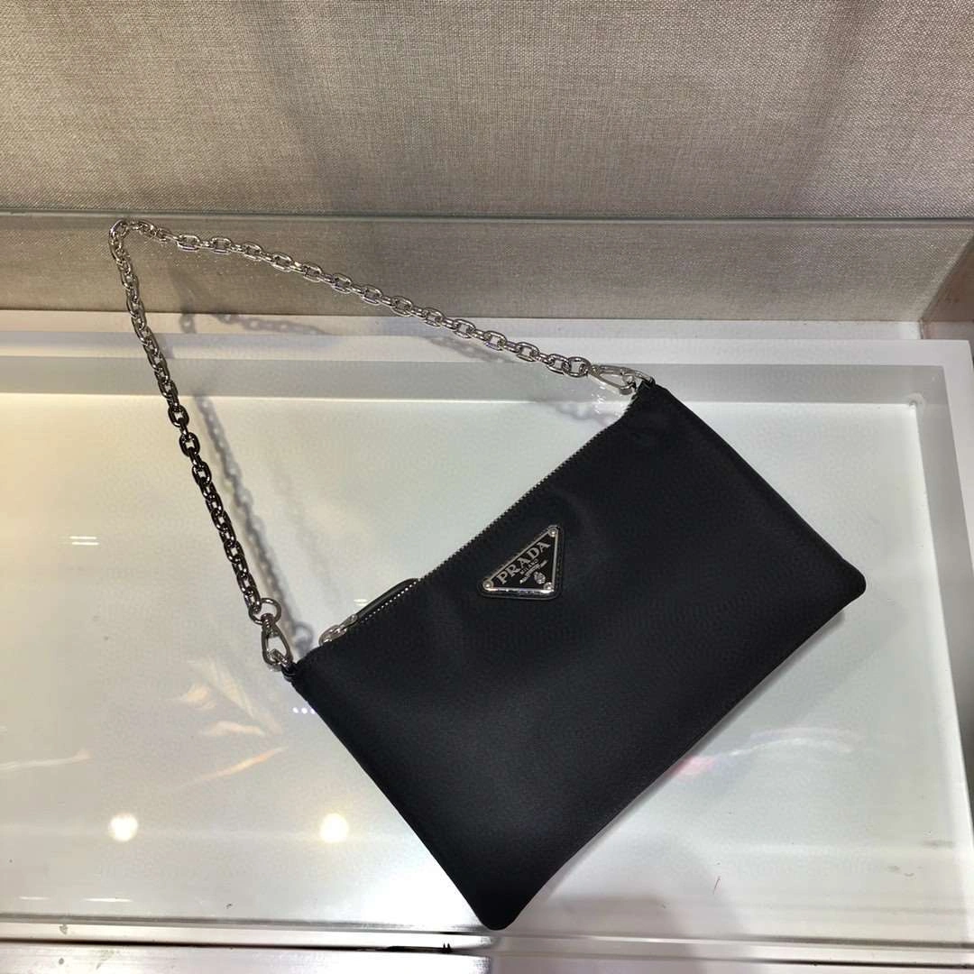 *MOMO--- 1BG364 item : A-B00H3061A