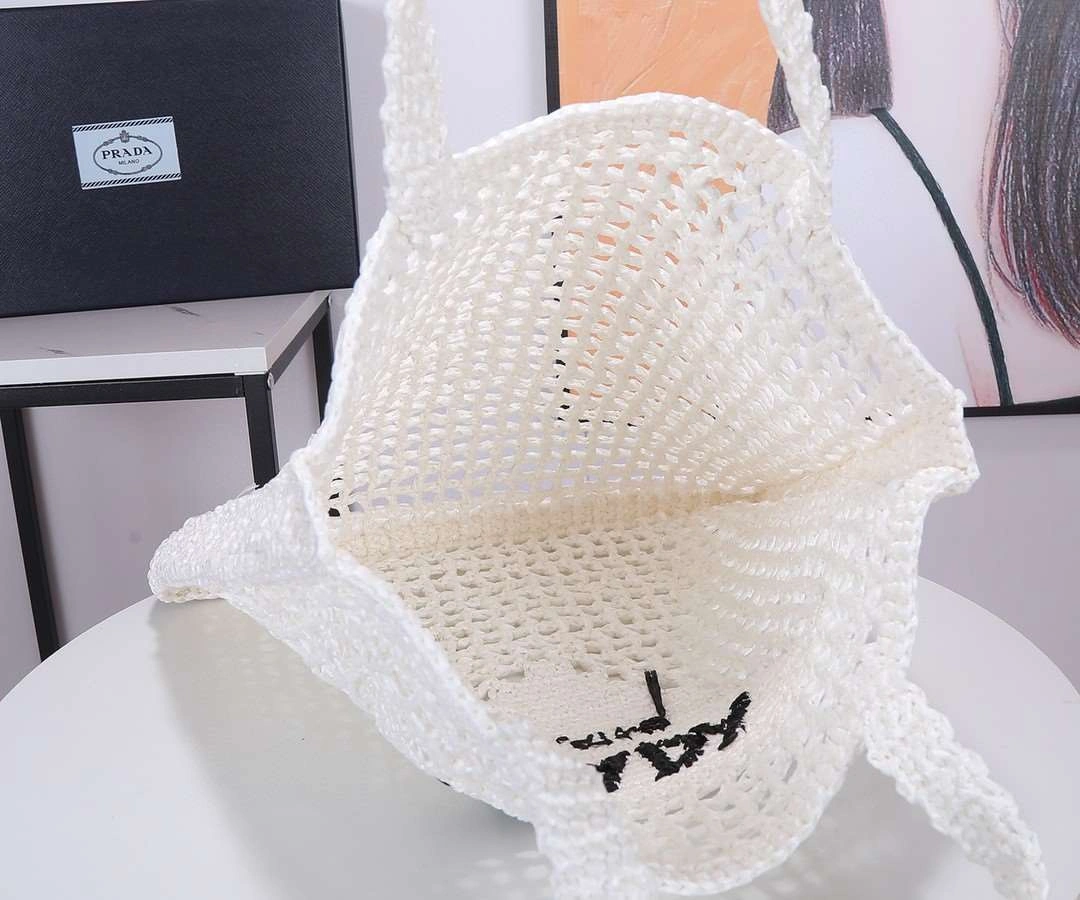 *MOMO--- 1BG393 item : A-B00H2813A