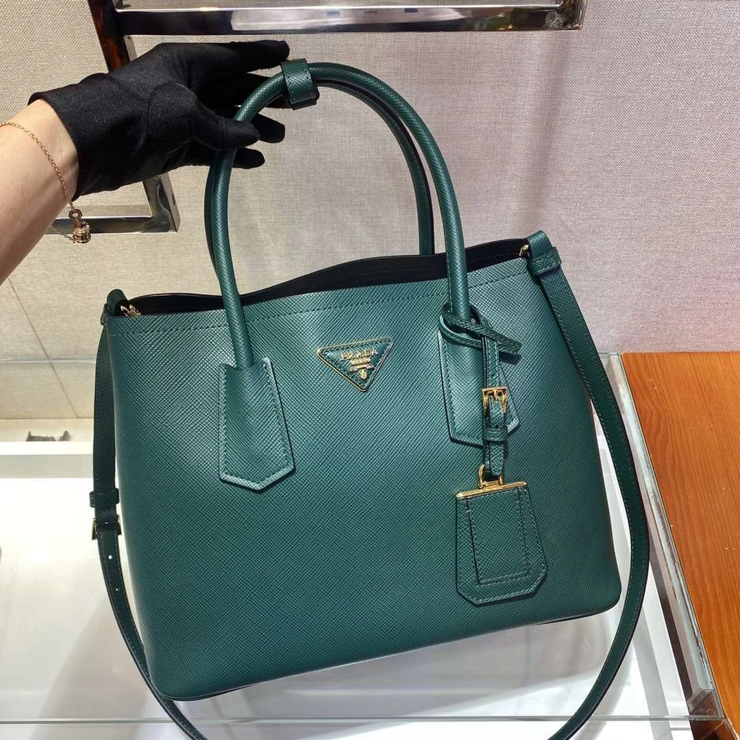 *MOMO--- 1BG775 cowhide item : A-B00H2735A