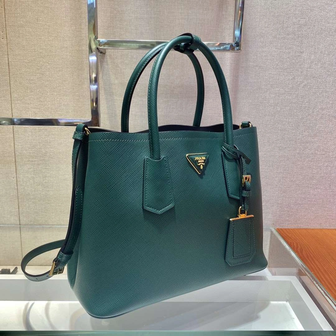 *MOMO--- 1BG775 cowhide item : A-B00H2735A