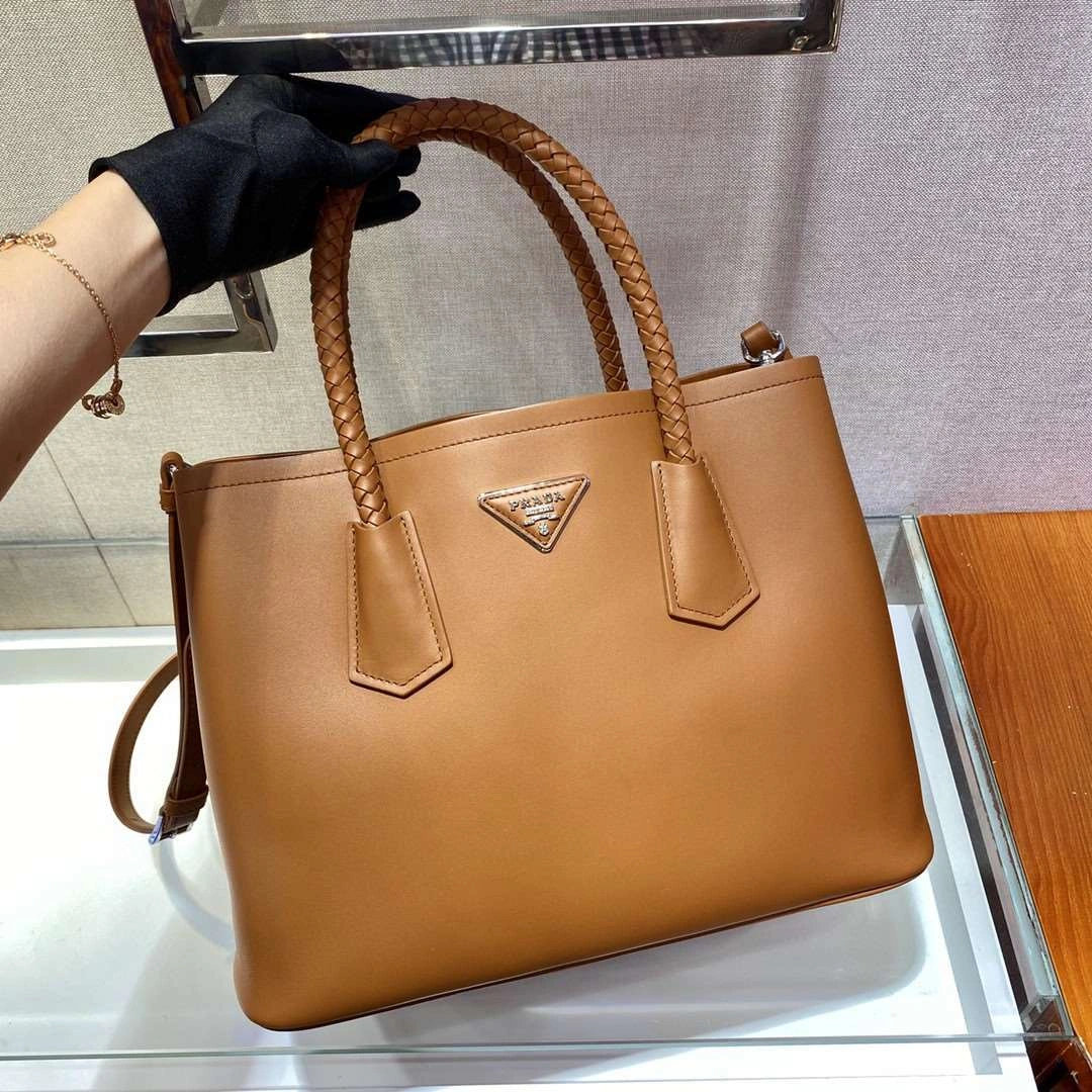 *MOMO--- 1BG775 sheephide item : A-B177H2617A