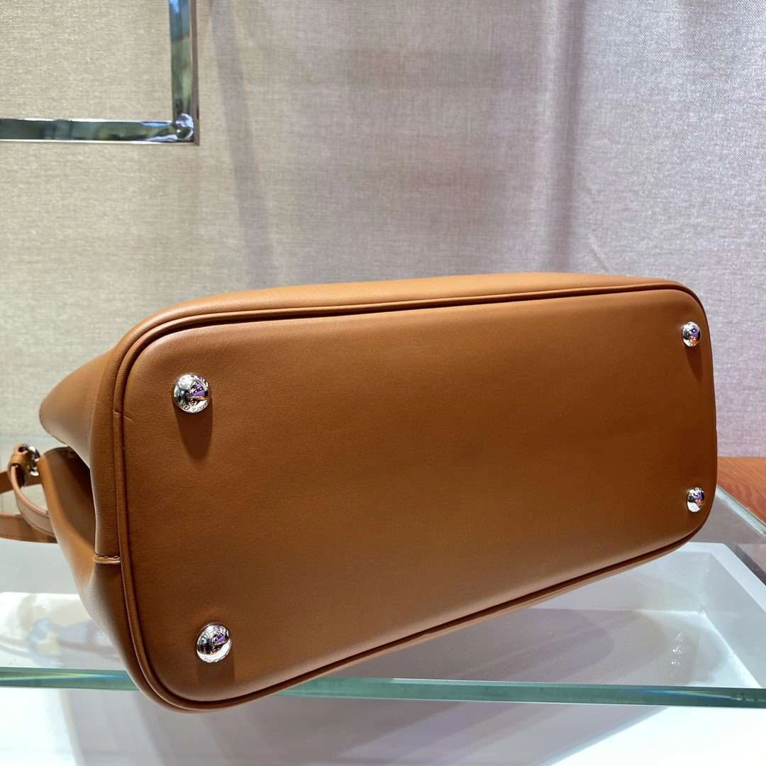 *MOMO--- 1BG775 sheephide item : A-B177H2617A