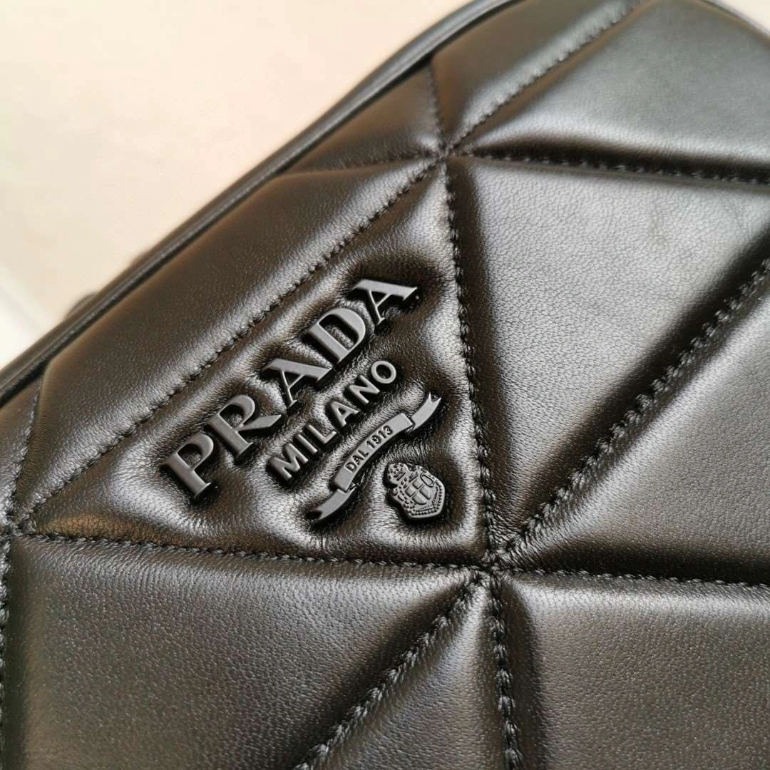 *MOMO--- 1BH141 sheephide item : A-B063H2460A