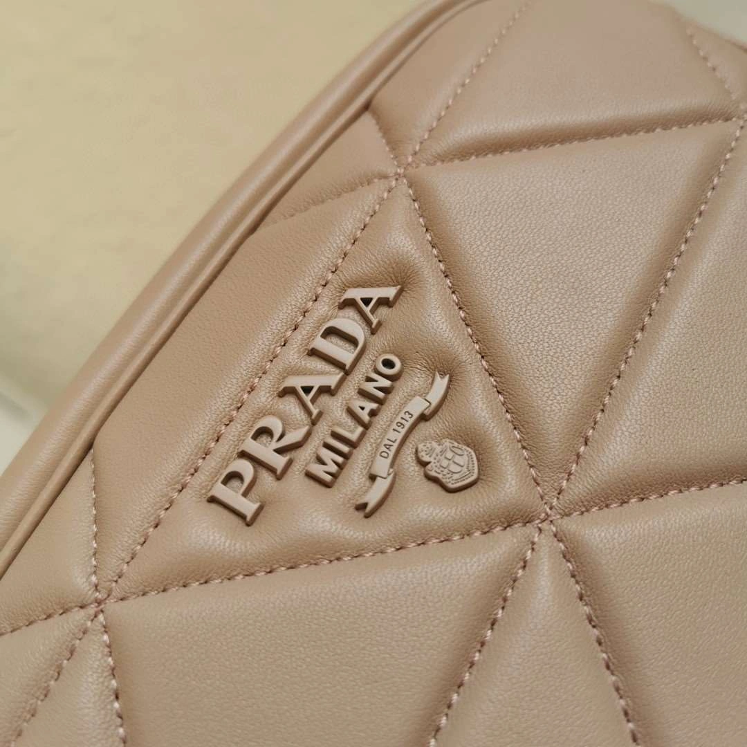*MOMO--- 1BH141 sheephide item : A-B063H2461A