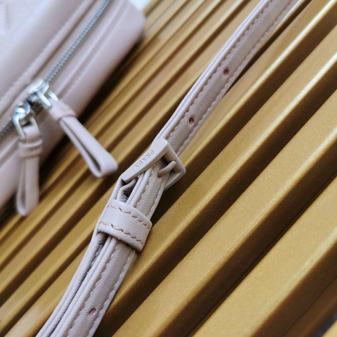 *MOMO--- 1BH141 sheephide item : A-B063H2461A