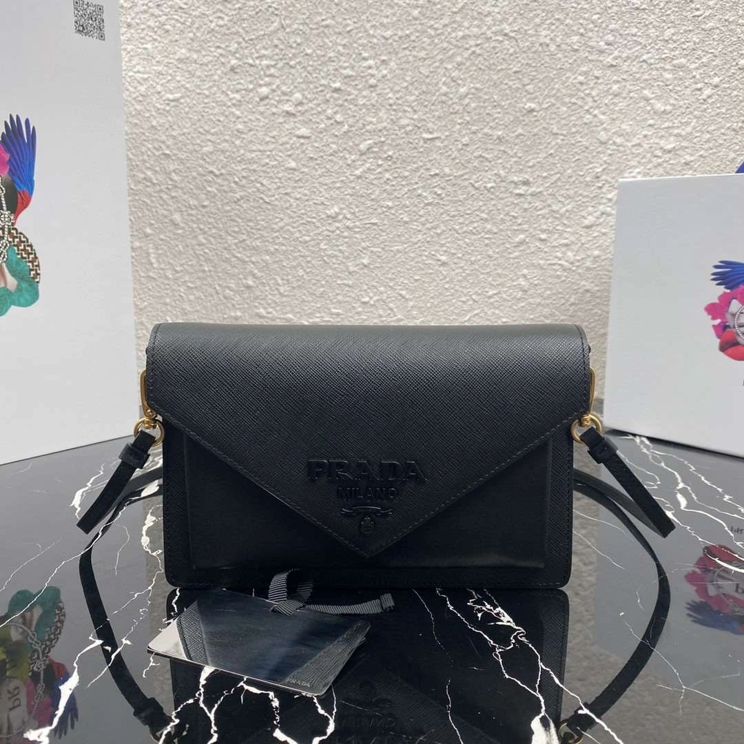 *MOMO--- 1BP020 sheephide item : A-B063H3022A