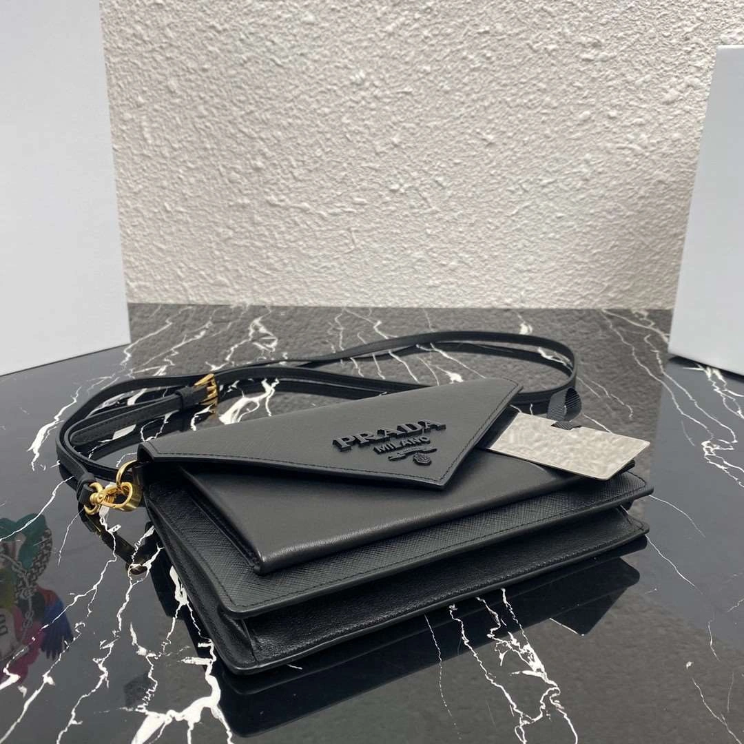 *MOMO--- 1BP020 sheephide item : A-B063H3022A