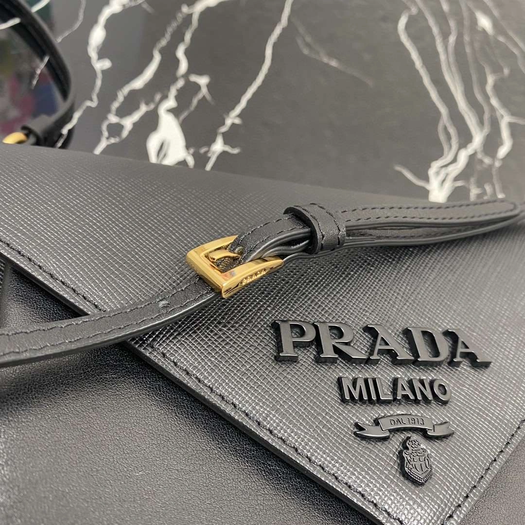 *MOMO--- 1BP020 sheephide item : A-B063H3022A