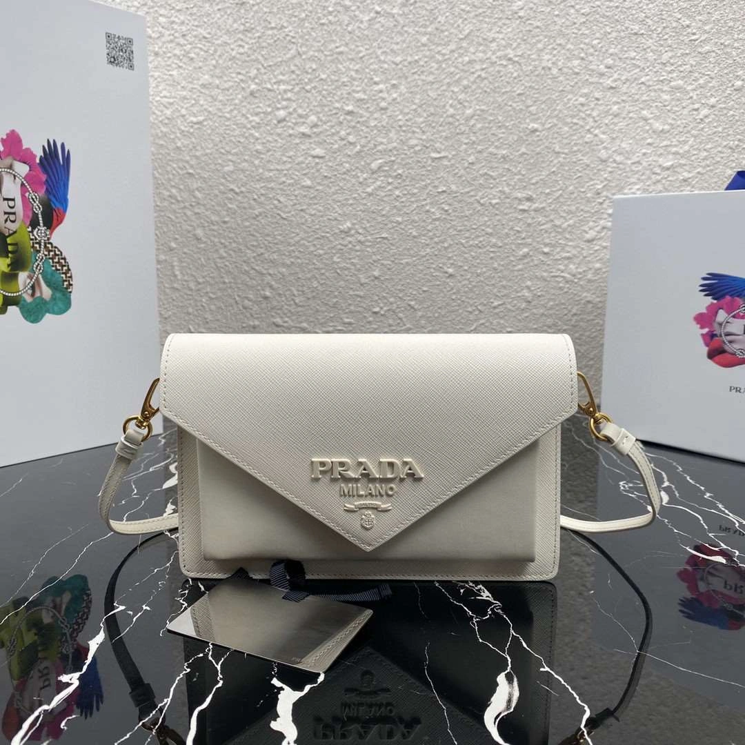 *MOMO--- 1BP020 sheephide item : A-B063H3024A