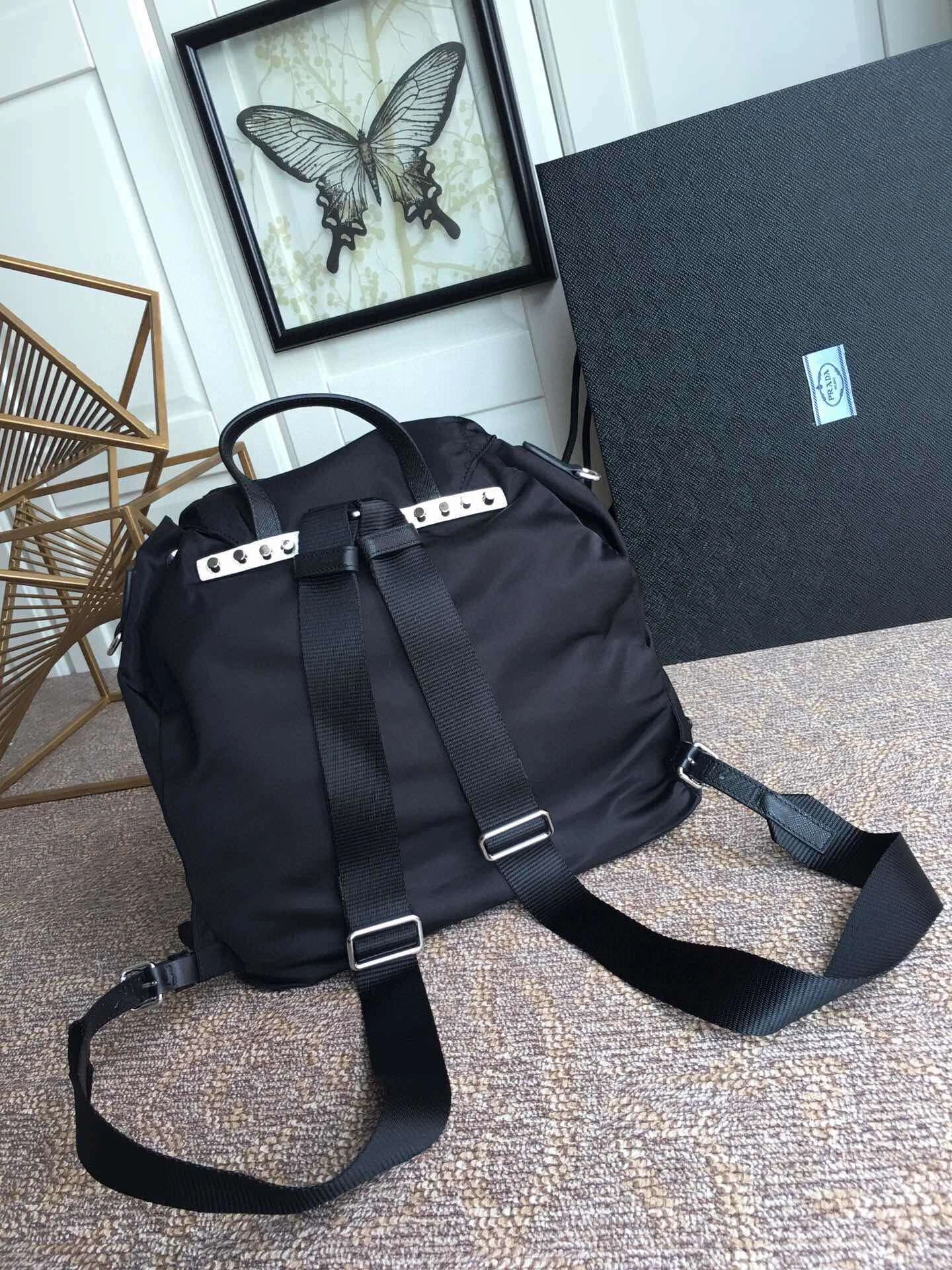 *MOMO--- 1BZ811 cowhide item : A-B164H2425A