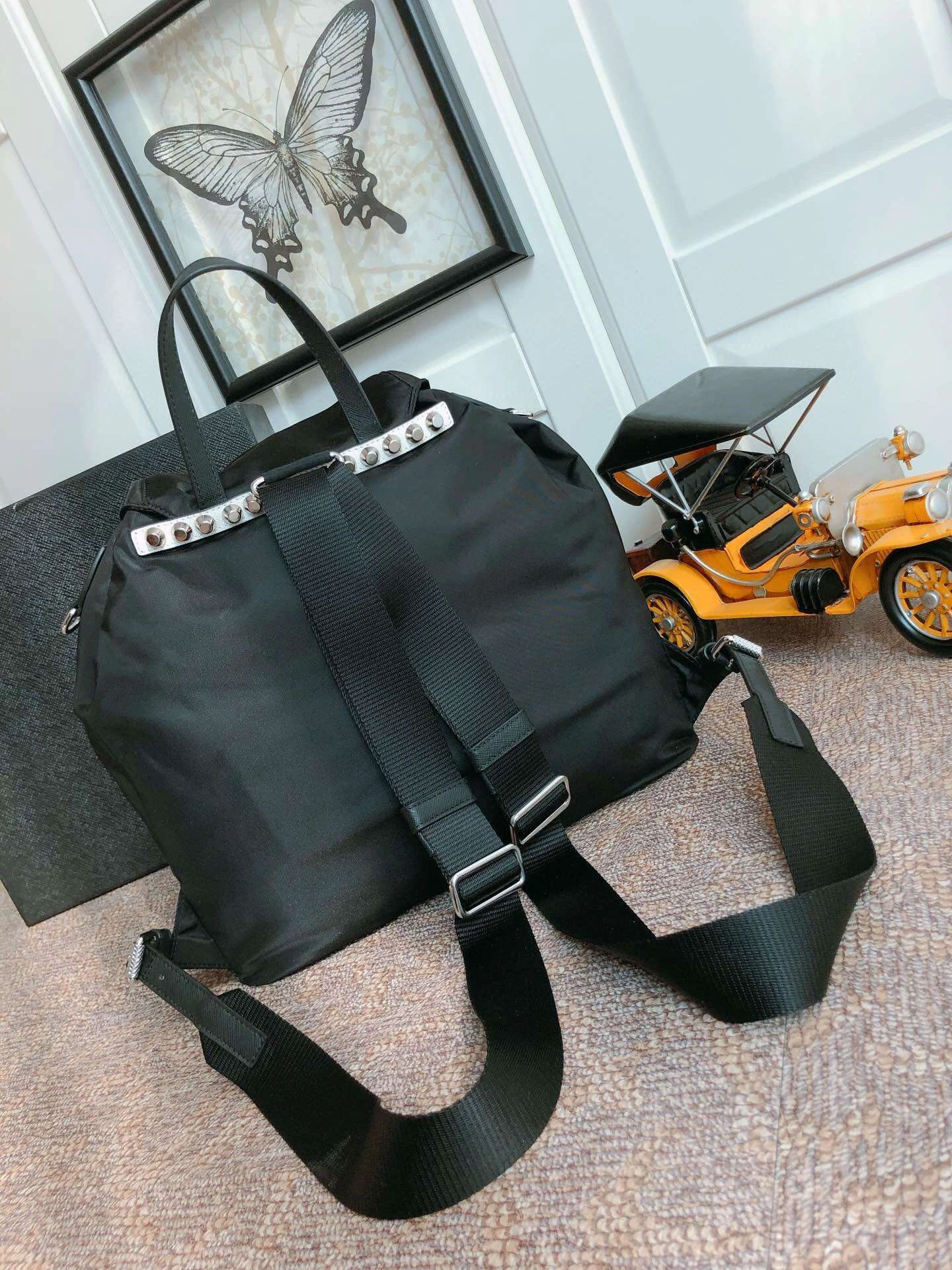 *MOMO--- 1BZ811 cowhide item : A-B164H2426A