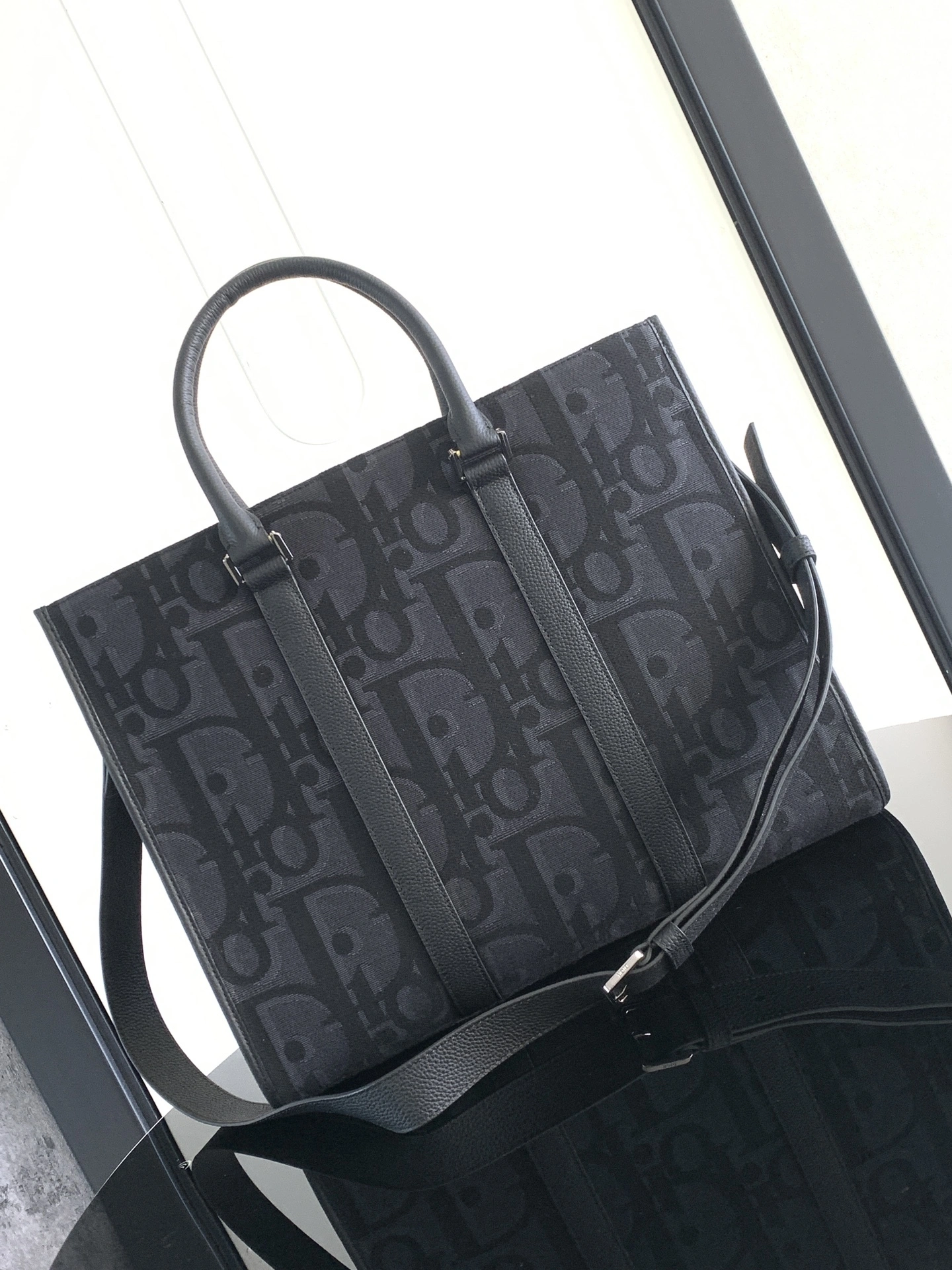 MOMO--- 1ESSH232YXL-H03E East-West item:D-B109D0616