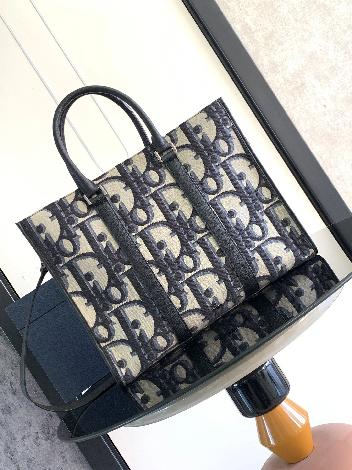 MOMO--- 1ESSH232YXL-H27E 1ESSH232YXL_H27E East-West item:D-B109D0617