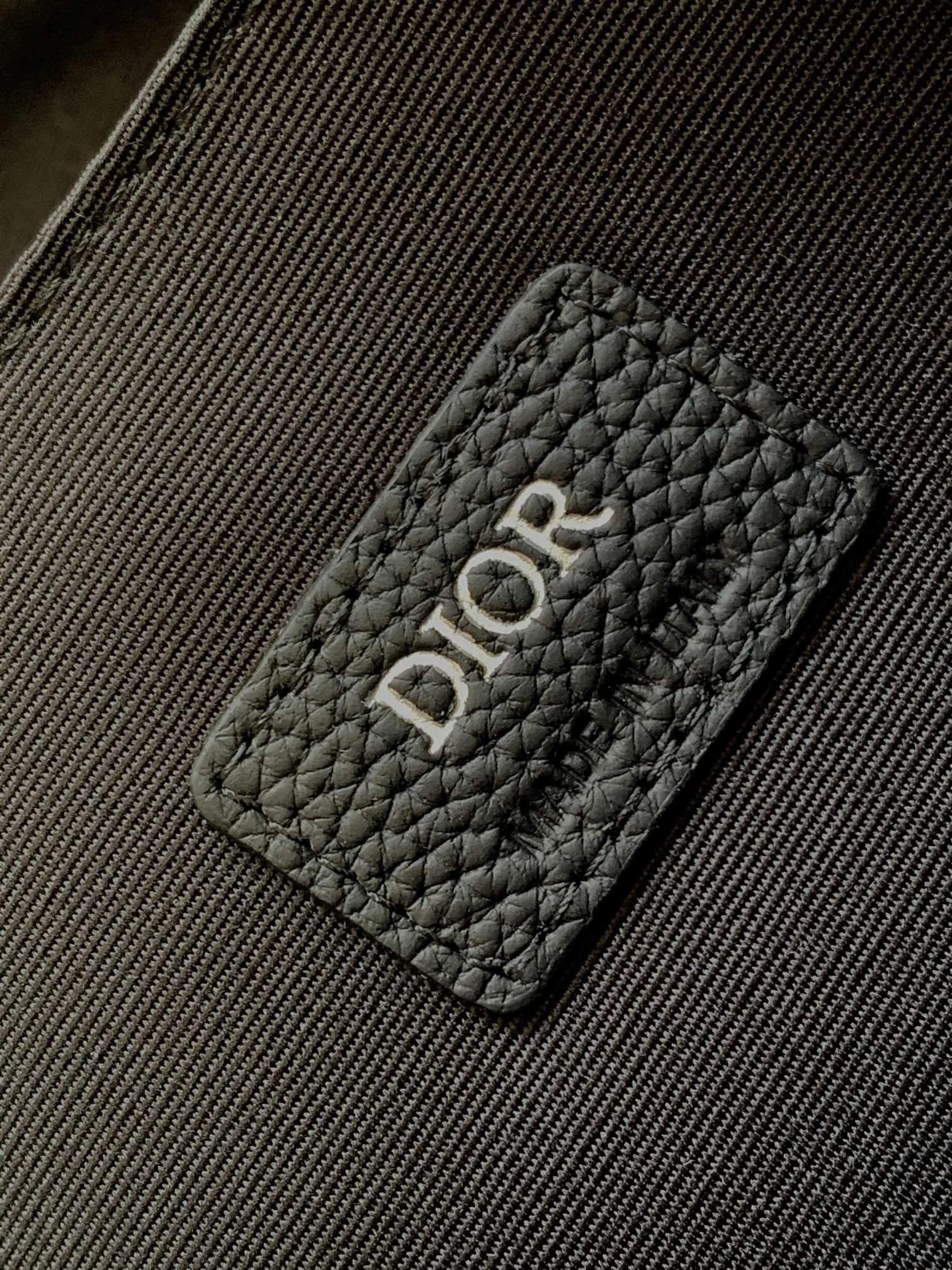 MOMO--- 1ESSH232YXL-H27E 1ESSH232YXL_H27E East-West item:D-B109D0617