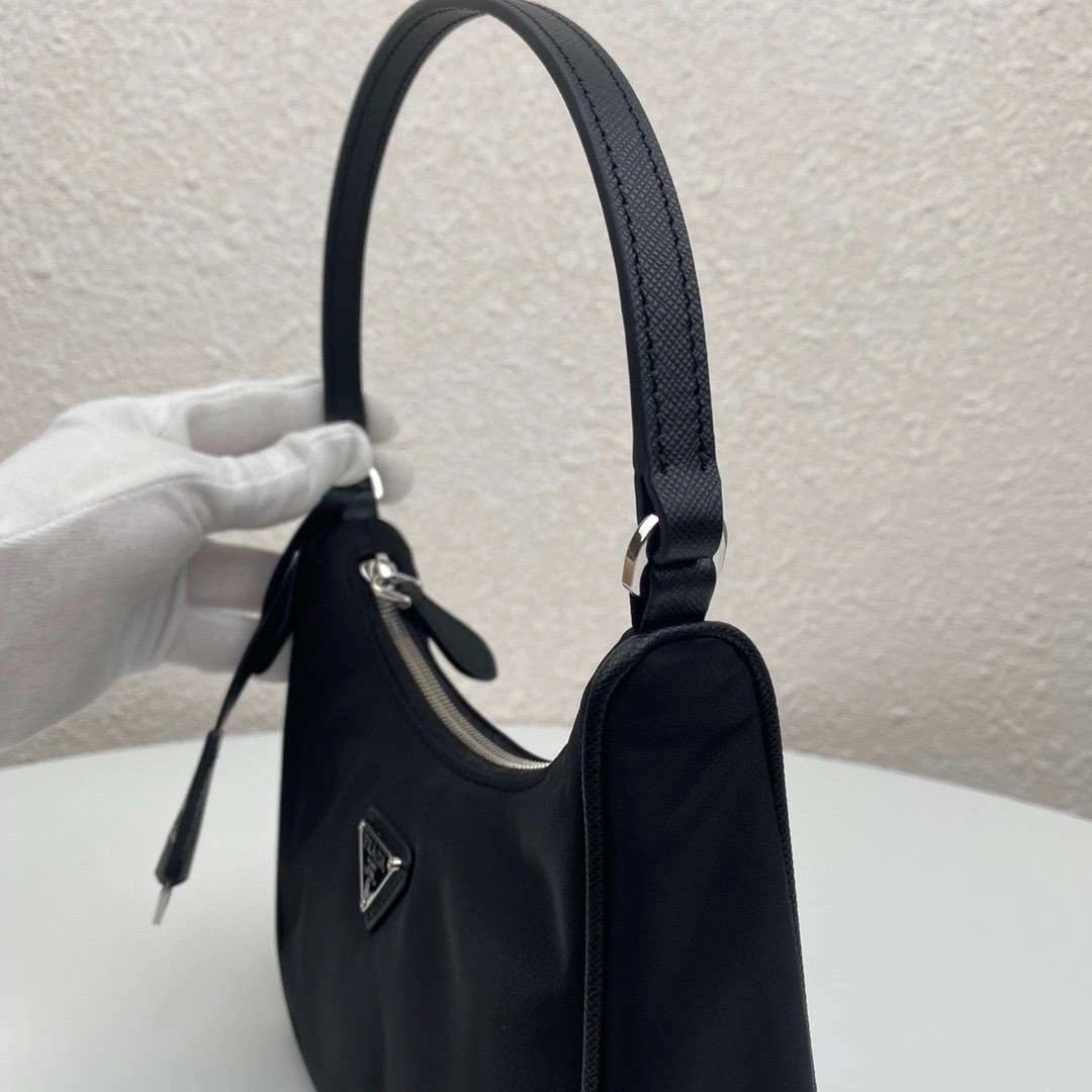 *MOMO--- 1NE204 cowhide item : A-B063H2432A