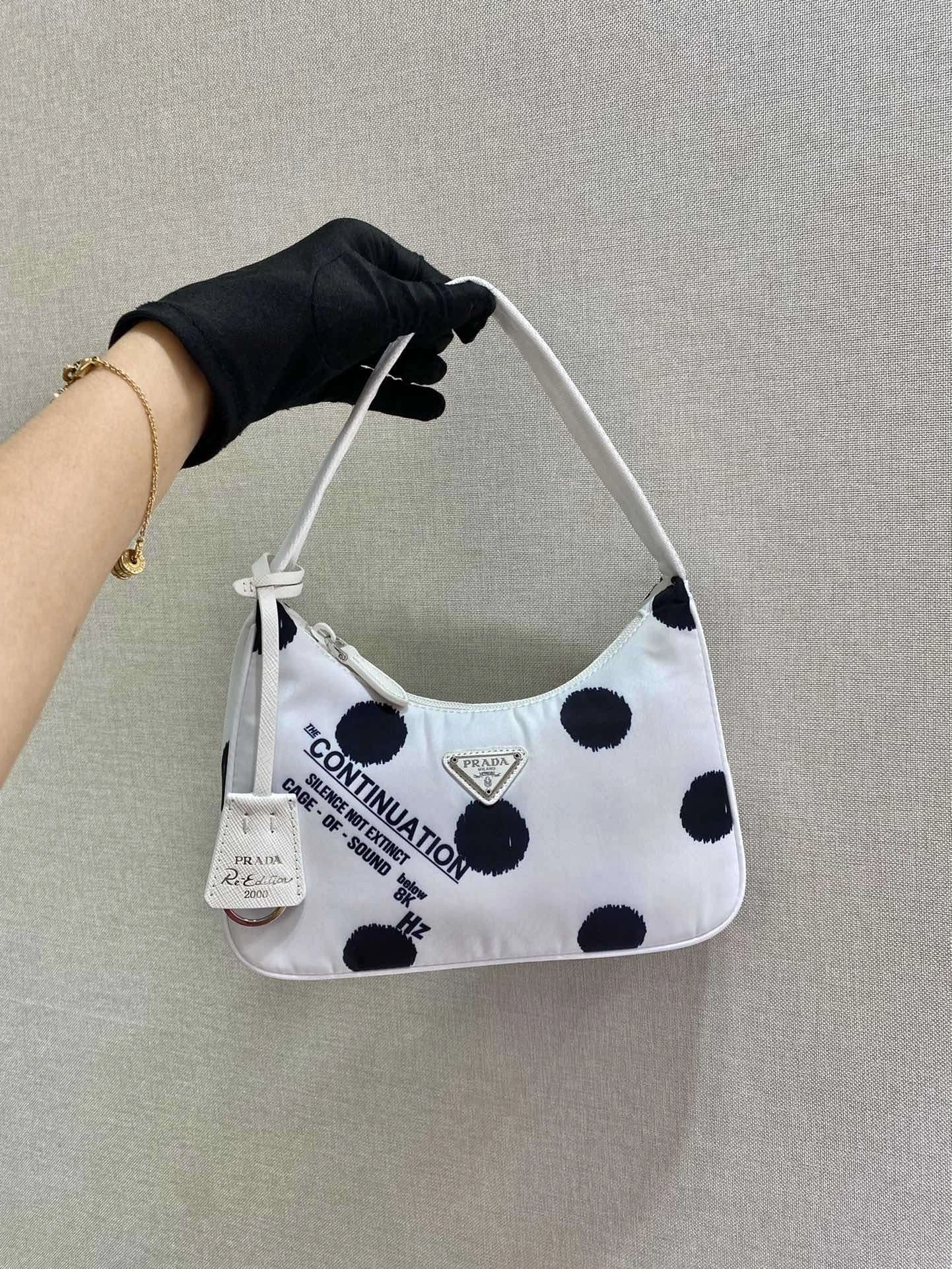 *MOMO--- 1NE515 item : A-B00H2725A