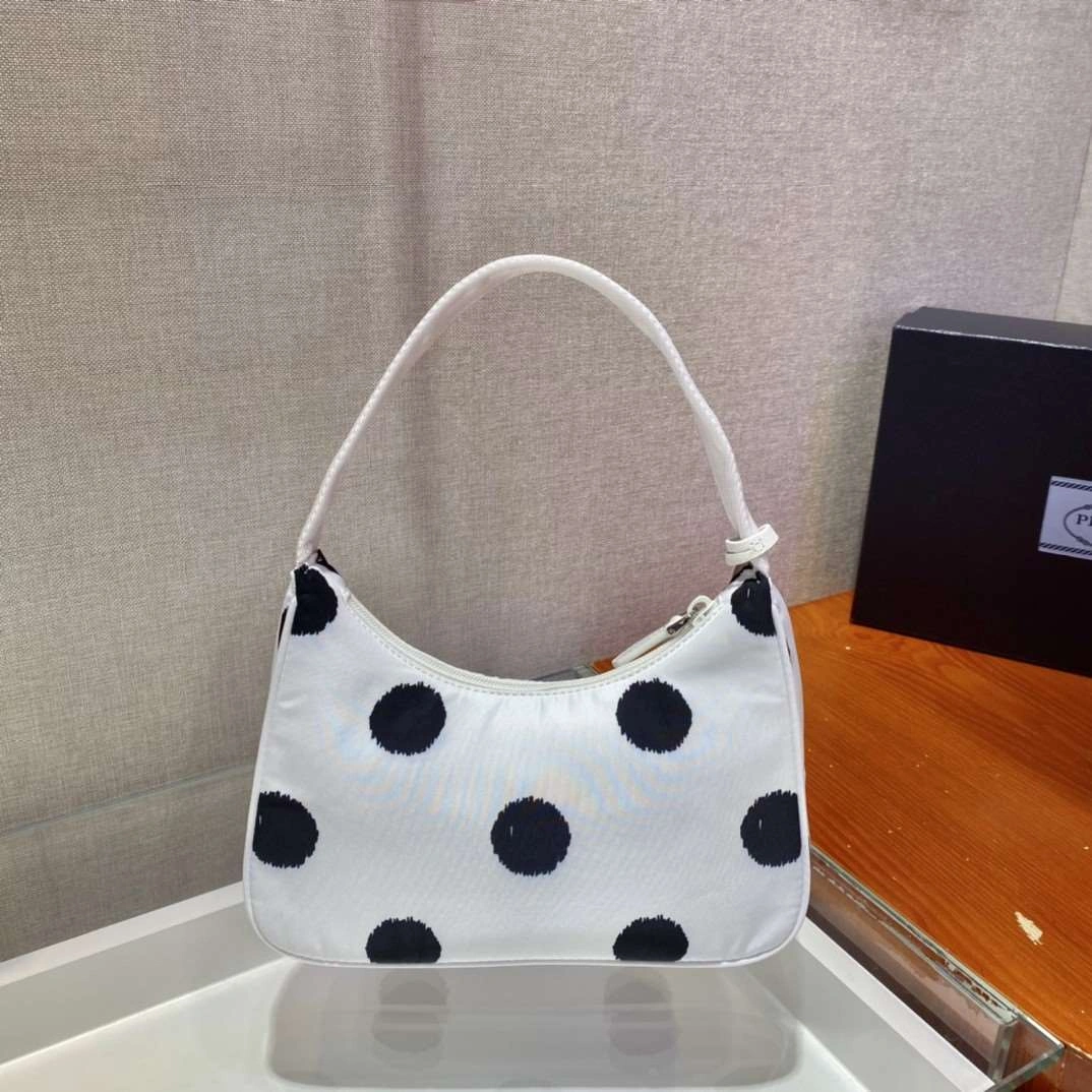 *MOMO--- 1NE515 item : A-B00H2725A