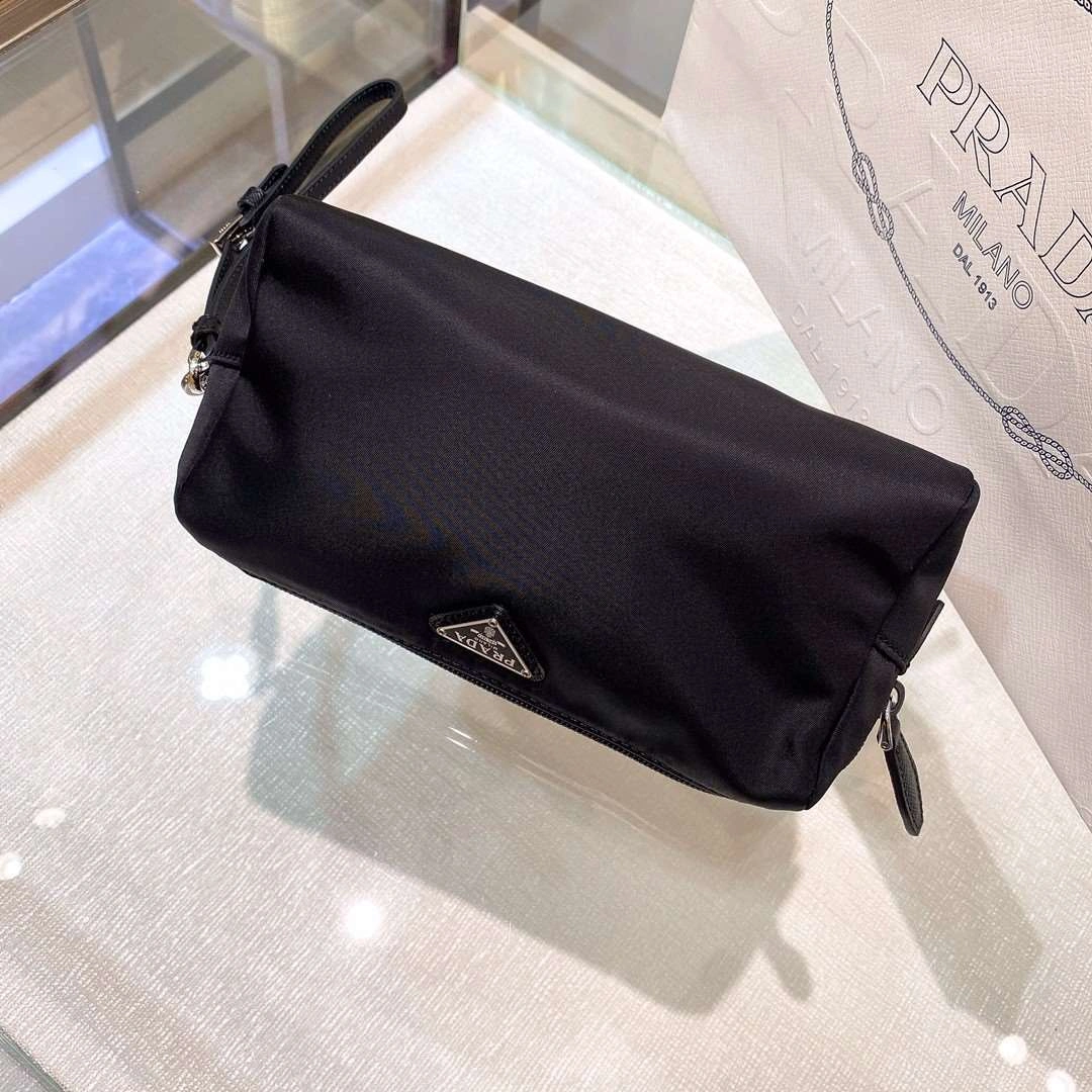 *MOMO--- 1NE693 cowhide item : A-B00H2417A